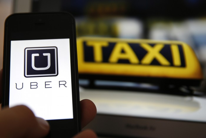 Nova York aprova limite de licenças para motoristas de Uber e concorrentes
